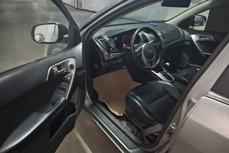 Used Kia Forte 2011 1.6L AT Premium Driver Seat