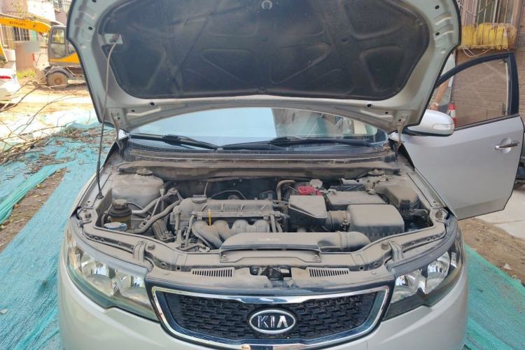 Used Kia Forte 2011 1.6L MT GLS Engine Bay