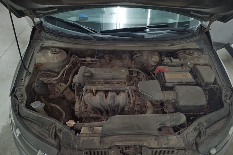 Used Kia Forte 2011 1.6L AT Premium Engine Bay