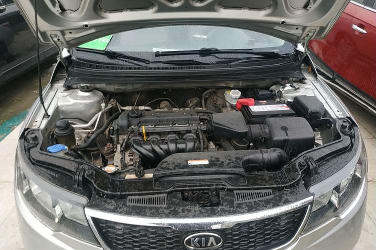 Used Kia Forte 2011 1.6L MT GL Engine Bay