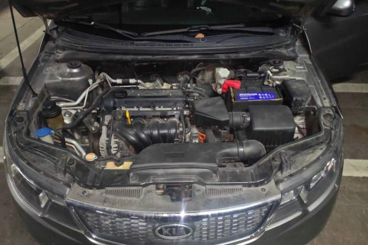 Used Kia Forte 2011 1.6L AT GL Engine Bay