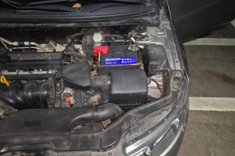 Used Kia Forte 2011 1.6L AT GL Engine Bay Left