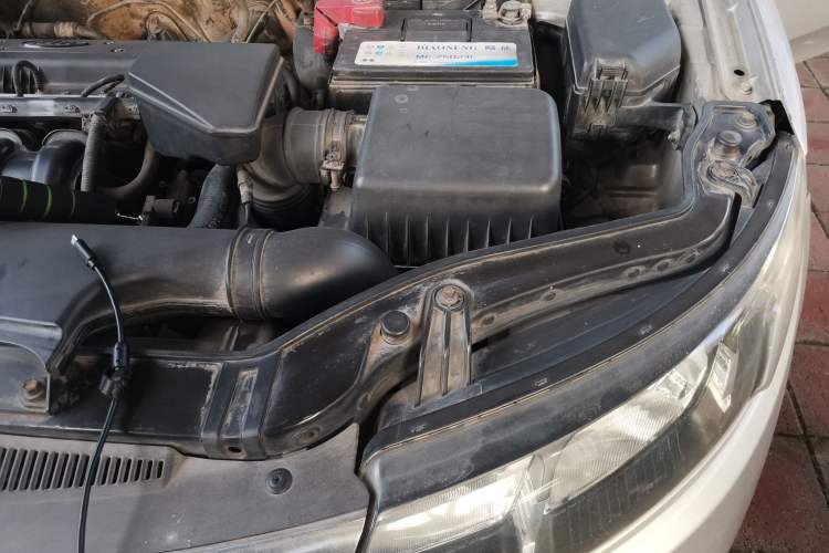 Used Kia Forte 2011 1.6L MT GL Engine Bay Left