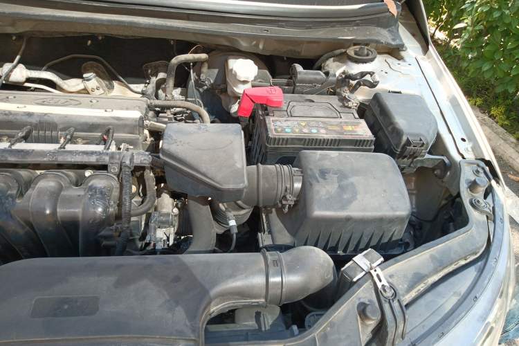 Used Kia Forte 2011 1.6L MT GLS Engine Bay Left