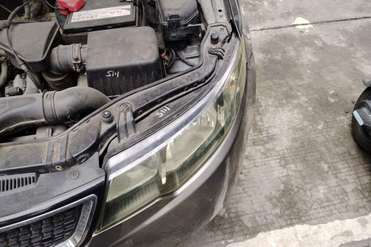 Used Kia Forte 2011 1.6L MT GL Engine Bay Left