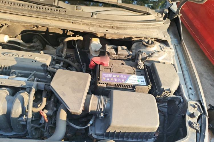 Used Kia Forte 2011 1.6L AT Premium Engine Bay Left