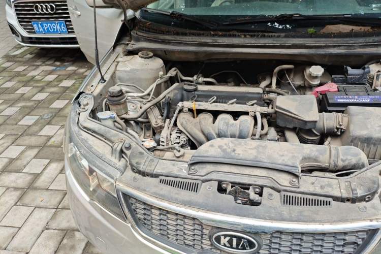Used Kia Forte 2011 1.6L MT GL Engine Bay Right