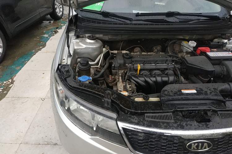 Used Kia Forte 2011 1.6L MT GL Engine Bay Right