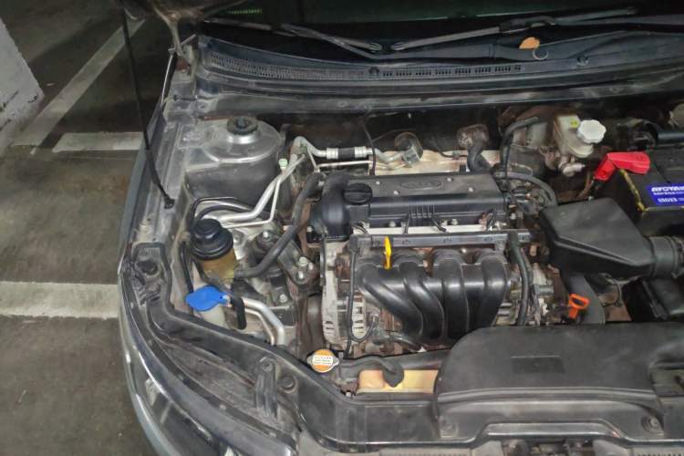 Used Kia Forte 2011 1.6L AT GL Engine Bay Right