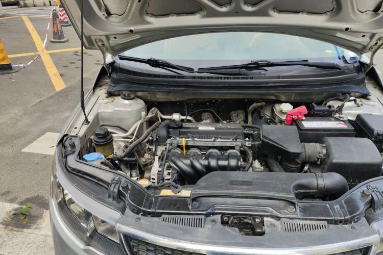 Used Kia Forte 2011 1.6L MT GL Engine Bay Right