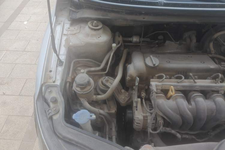 Used Kia Forte 2011 1.6L AT Premium Engine Bay Right