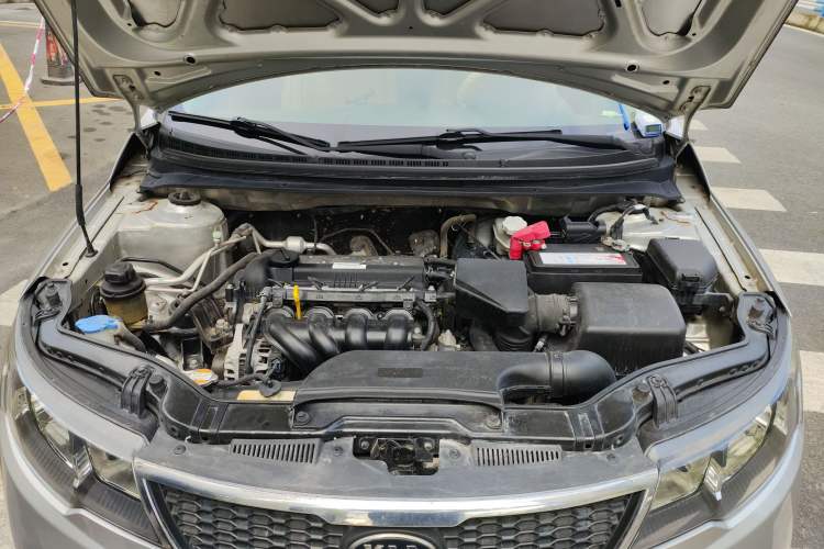 Used Kia Forte 2011 1.6L MT GL Engine Bay