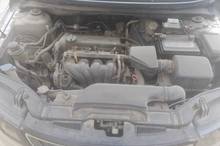 Used Kia Forte 2011 1.6L AT Premium Engine Bay