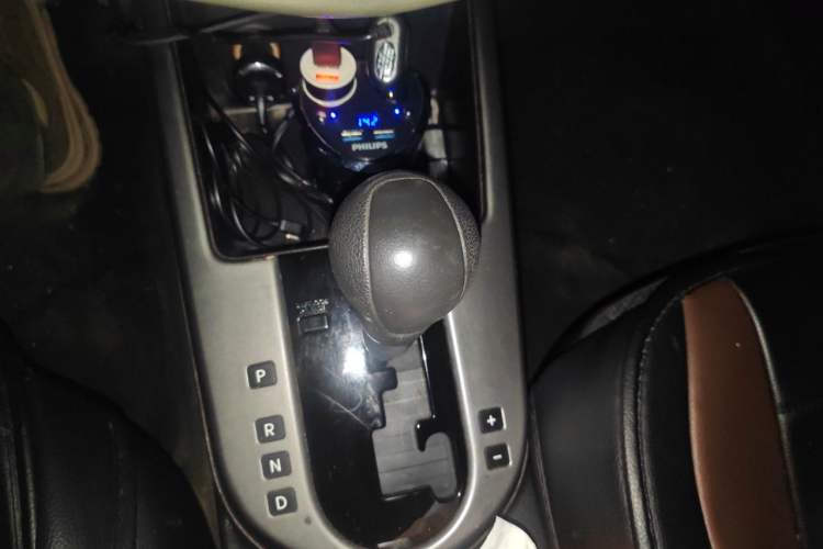 Used Kia Forte 2011 1.6L AT GL Gear Lever