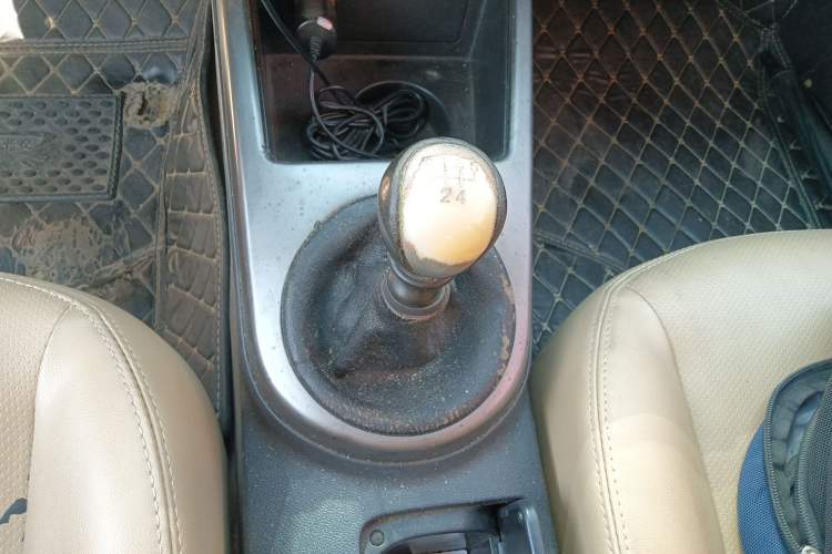 Used Kia Forte 2011 1.6L MT GLS Gear Lever
