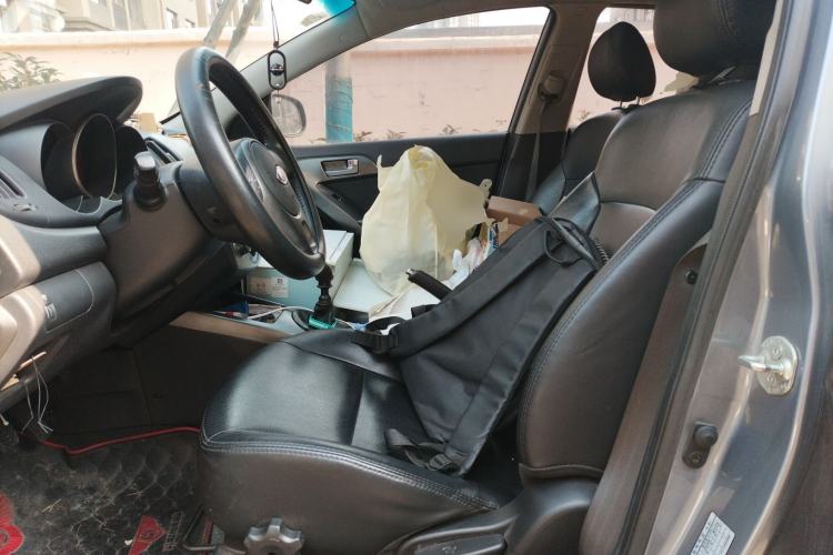 Used Kia Forte 2011 1.6L MT GLS Left Front Seat