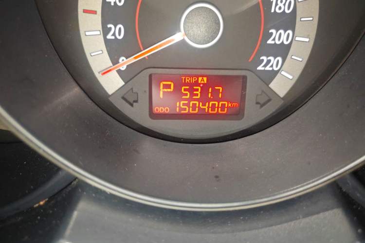 Used Kia Forte 2011 1.6L AT GL Odometer Close Up
