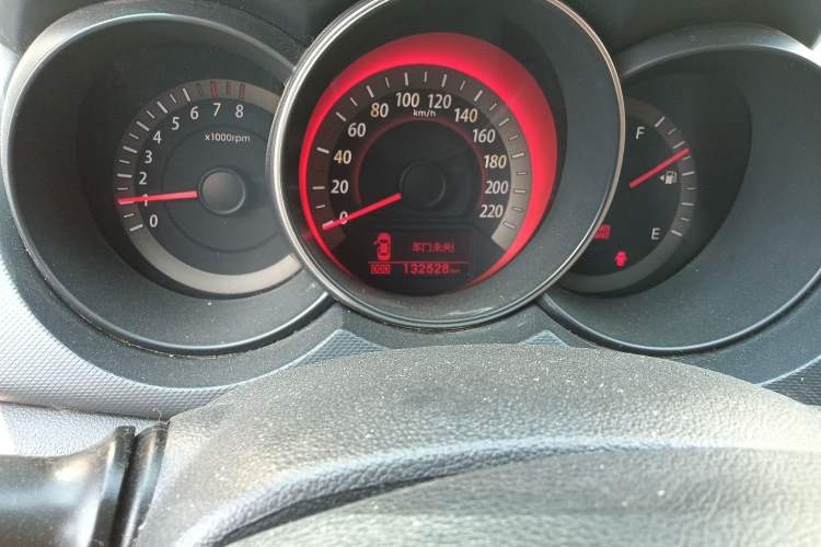 Used Kia Forte 2011 1.6L MT GLS Odometer Close Up