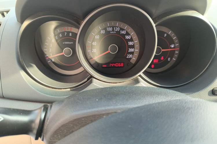 Used Kia Forte 2011 1.6L MT GL Odometer Close Up