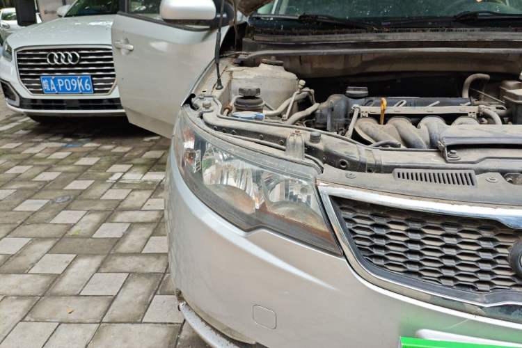 Used Kia Forte 2011 1.6L MT GL Right Front Headlight