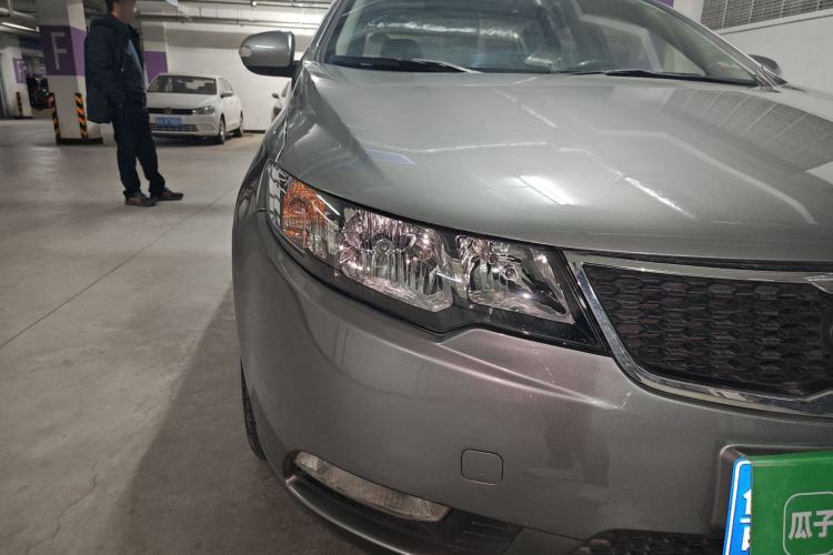 Used Kia Forte 2011 1.6L AT Premium Right Front Headlight