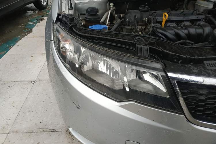 Used Kia Forte 2011 1.6L MT GL Right Front Headlight