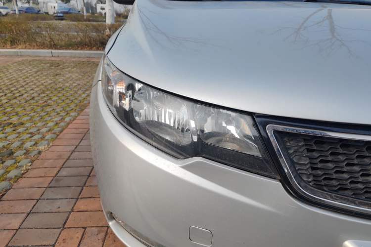Used Kia Forte 2011 1.6L AT Premium Right Front Headlight
