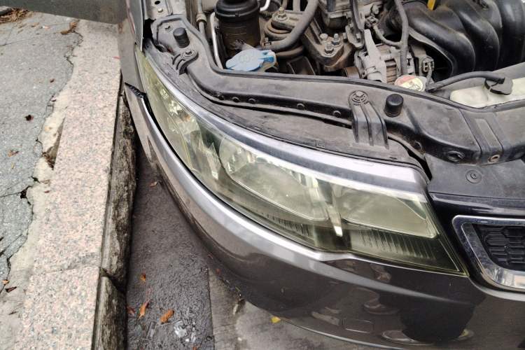 Used Kia Forte 2011 1.6L MT GL Right Front Headlight