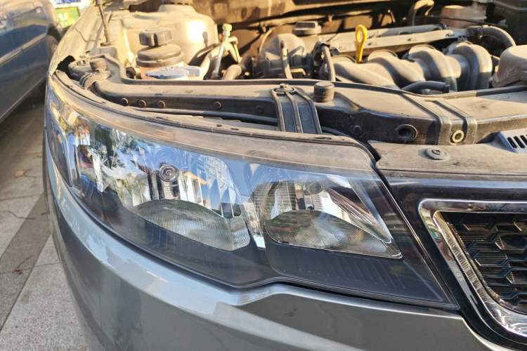 Used Kia Forte 2011 1.6L AT Premium Right Front Headlight