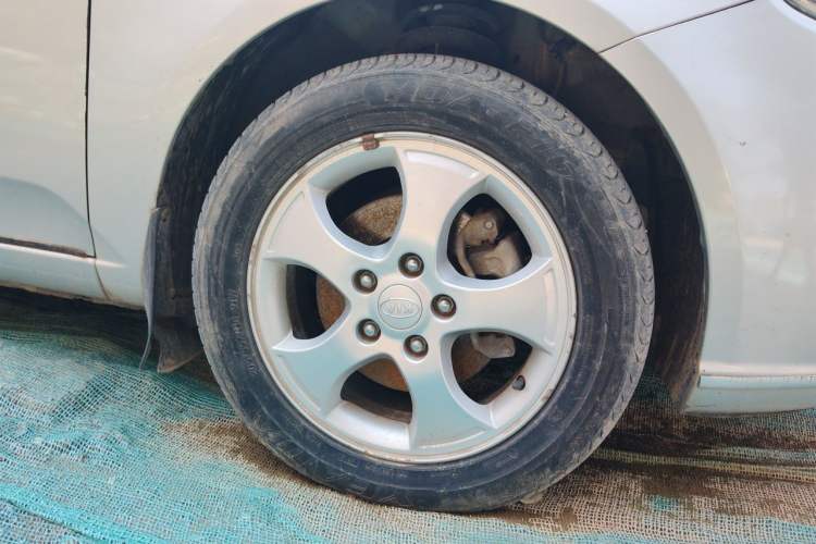 Used Kia Forte 2011 1.6L MT GLS Right Front Wheel Hub