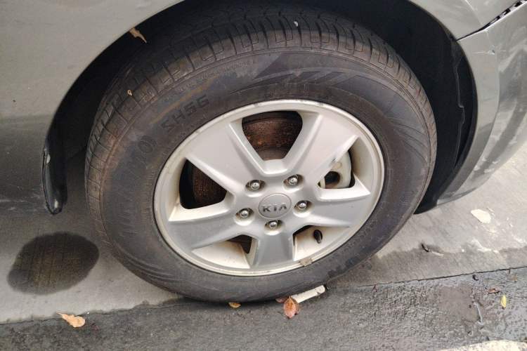 Used Kia Forte 2011 1.6L MT GL Right Front Wheel Hub