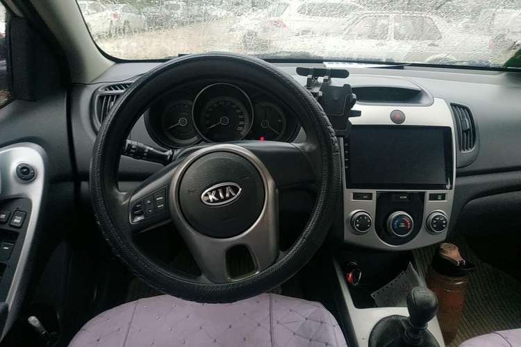 Used Kia Forte 2011 1.6L MT GL Steering Wheel