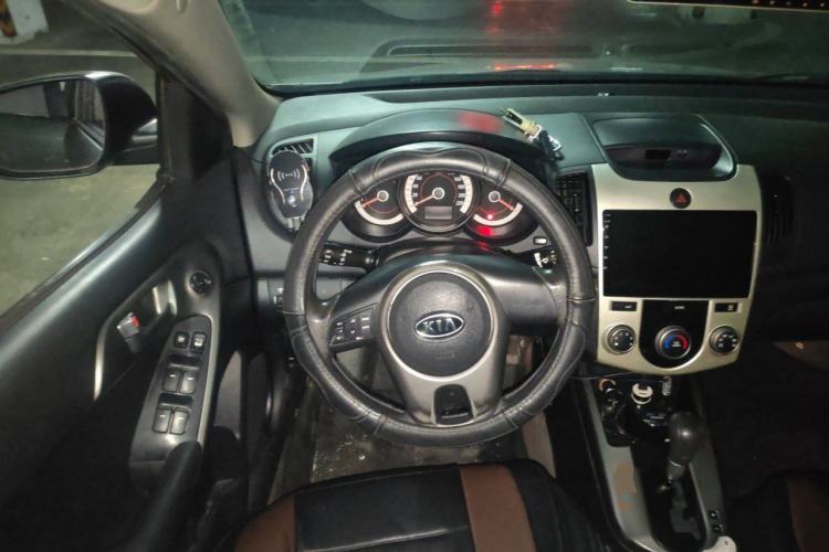 Used Kia Forte 2011 1.6L AT GL Steering Wheel