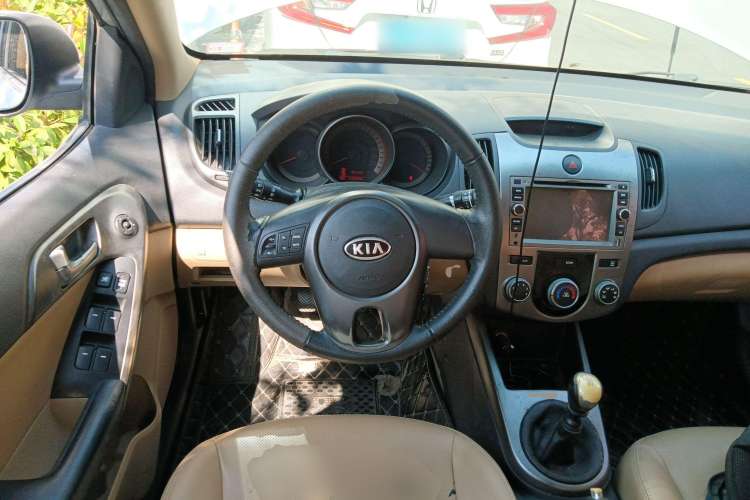 Used Kia Forte 2011 1.6L MT GLS Steering Wheel