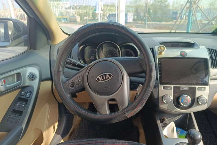 Used Kia Forte 2011 1.6L MT GL Steering Wheel