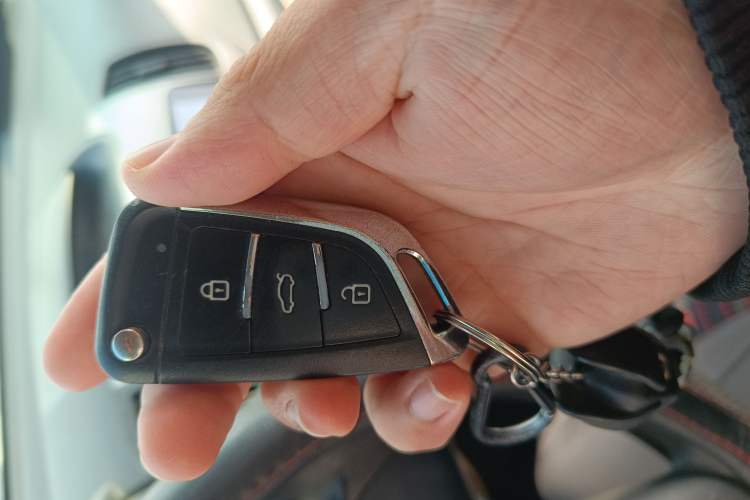 Used Kia Forte 2011 1.6L MT GL Vehicle Key