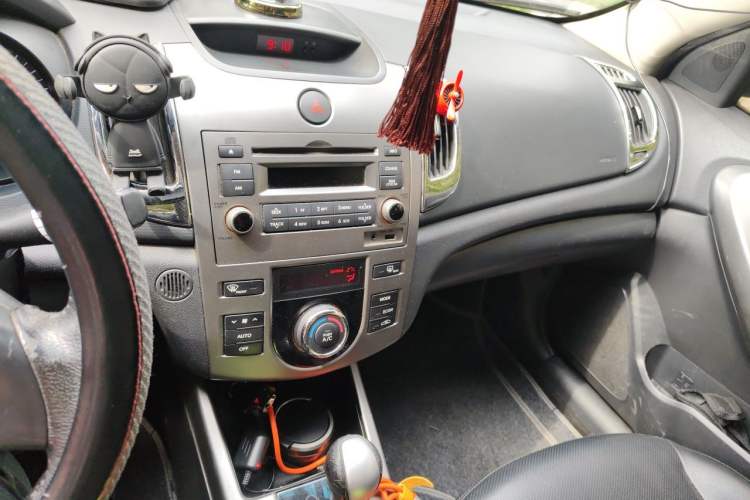 Used Kia Forte 2011 1.6L AT Premium Audio And AC Panel