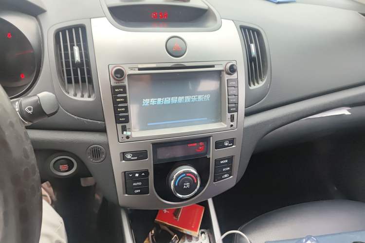 Used Kia Forte 2011 1.6L AT Premium Audio And AC Panel