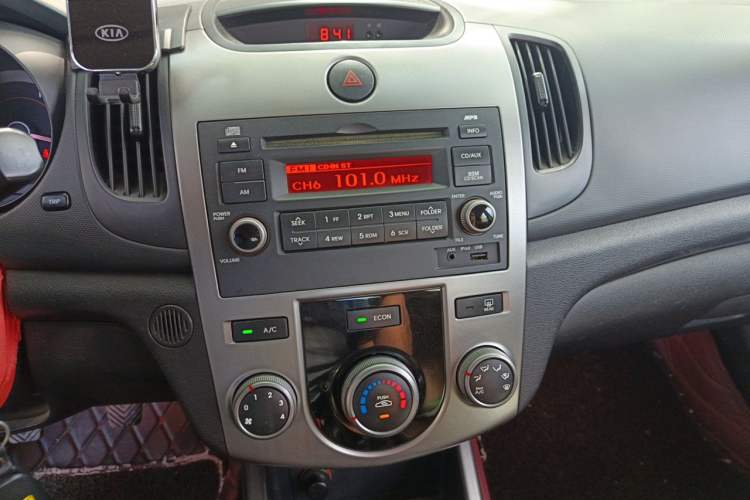 Used Kia Forte 2011 1.6L MT GL Audio And AC Panel
