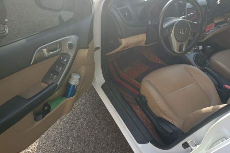 Used Kia Forte 2011 1.6L MT GLS Driver Seat