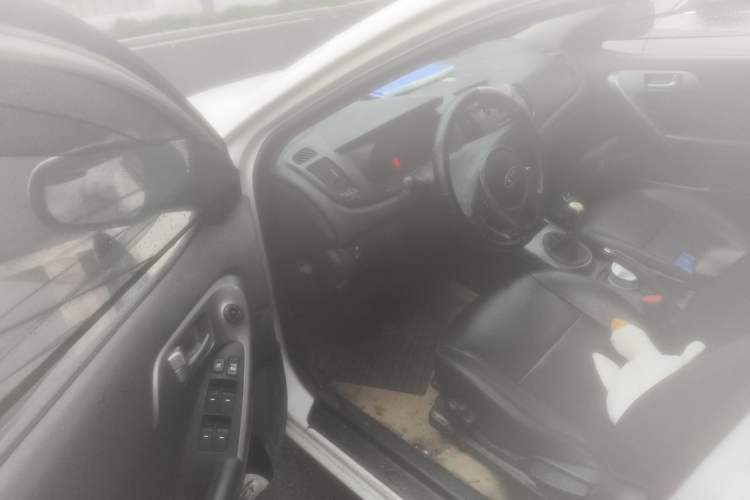Used Kia Forte 2011 1.6L MT GLS Driver Seat