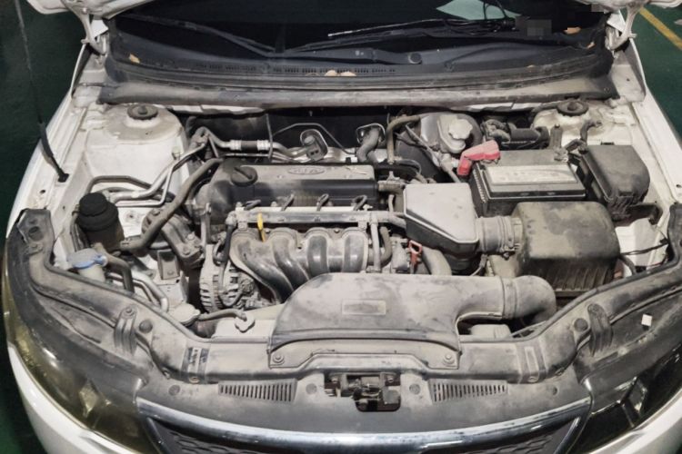 Used Kia Forte 2011 1.6L AT GL Engine Bay