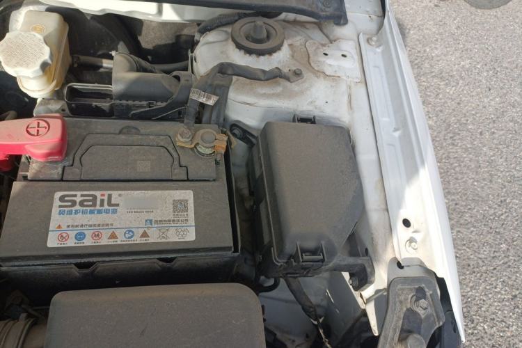 Used Kia Forte 2011 1.6L MT GLS Engine Bay Left