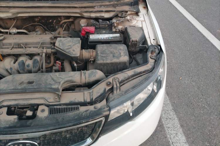 Used Kia Forte 2011 1.6L AT GLS Engine Bay Left