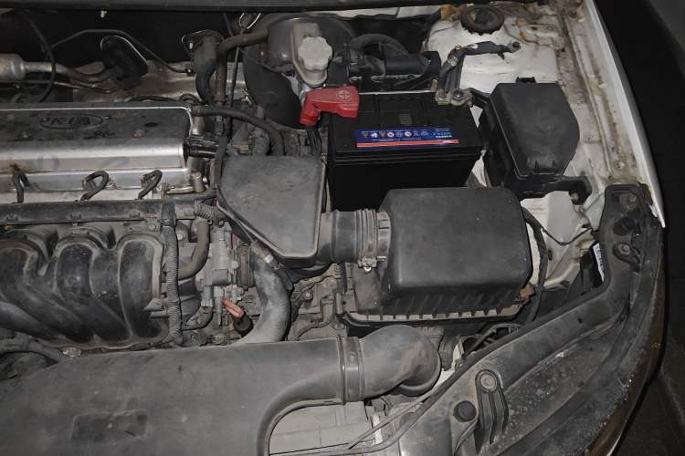 Used Kia Forte 2011 1.6L AT Premium Engine Bay Left