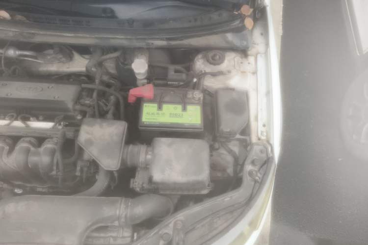 Used Kia Forte 2011 1.6L MT GLS Engine Bay Left