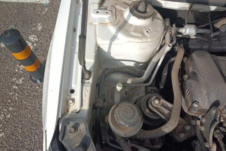 Used Kia Forte 2011 1.6L MT GLS Engine Bay Right