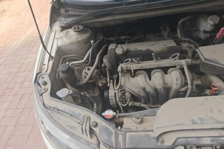 Used Kia Forte 2011 1.6L AT Premium Engine Bay Right