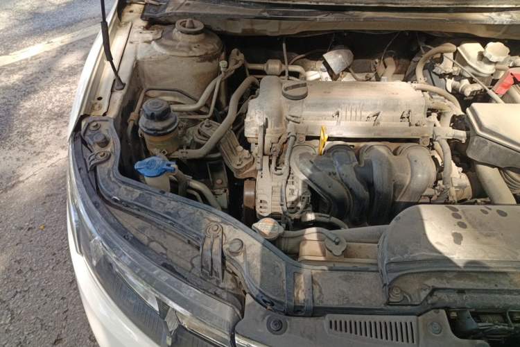Used Kia Forte 2011 1.6L MT GL Engine Bay Right