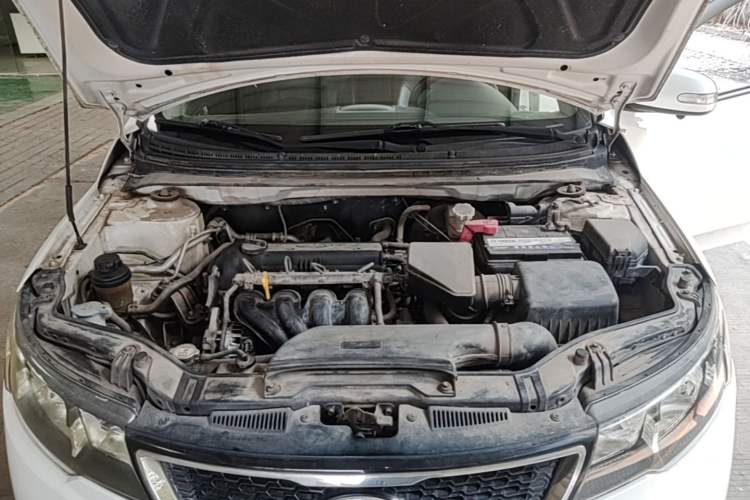 Used Kia Forte 2011 1.6L MT GLS Engine Bay